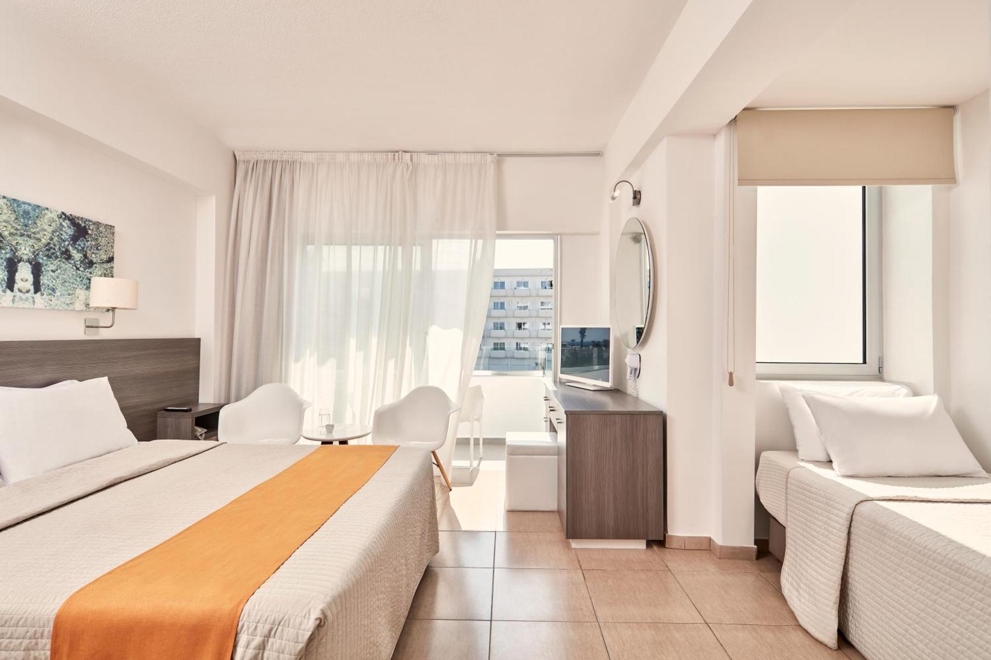 Atlantica Sancta Napa Hotel Agia Napa Buitenkant foto