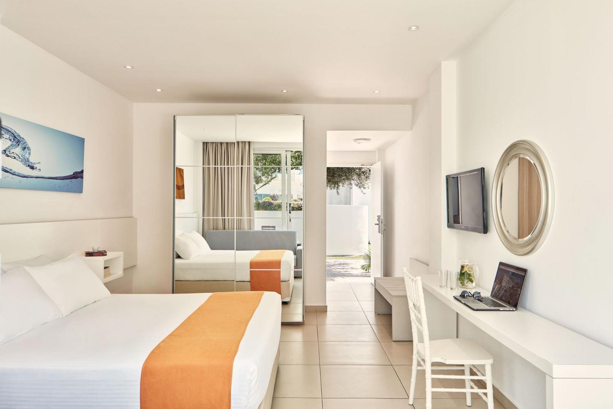 Atlantica Sancta Napa Hotel Agia Napa Buitenkant foto
