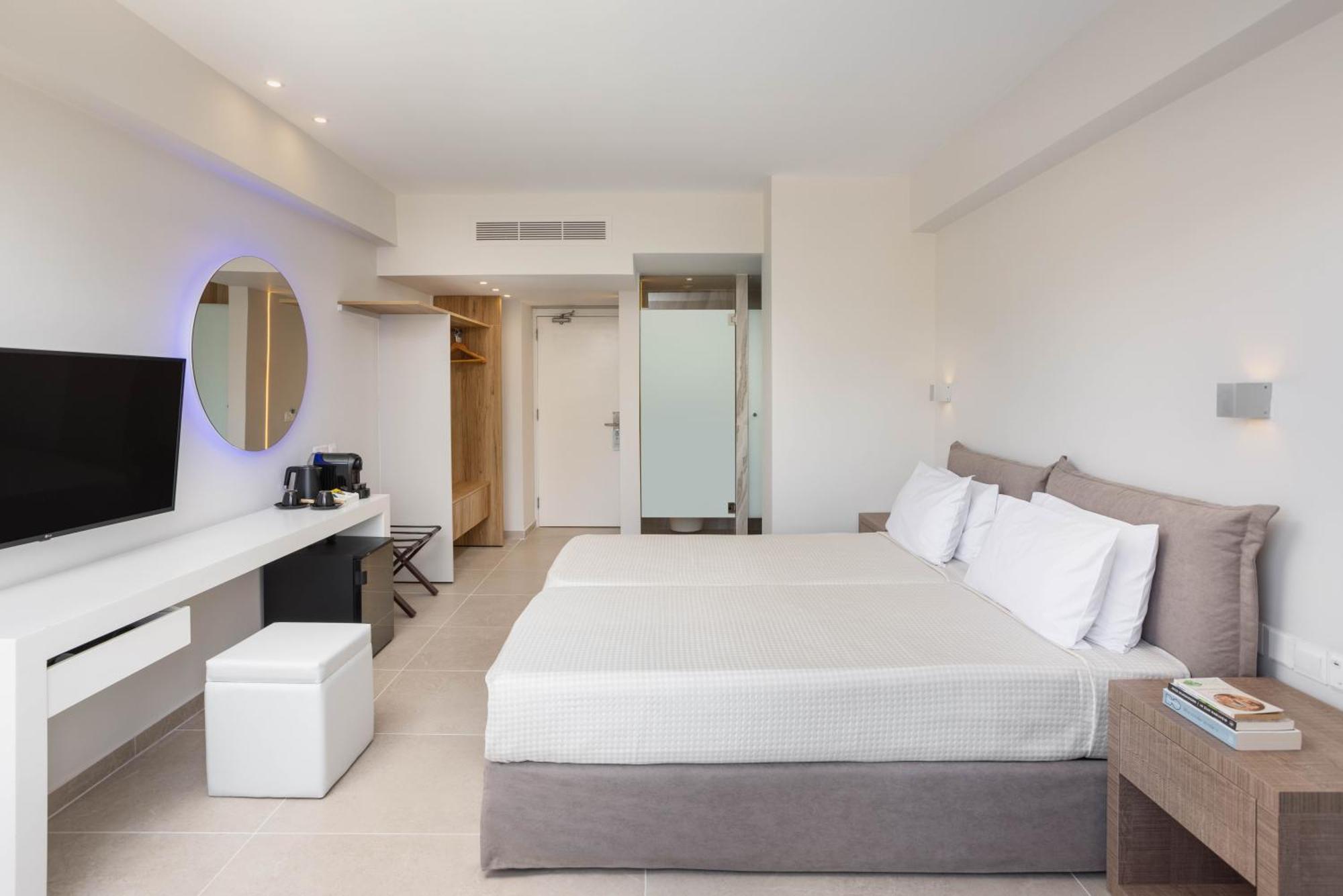 Atlantica Sancta Napa Hotel Agia Napa Buitenkant foto