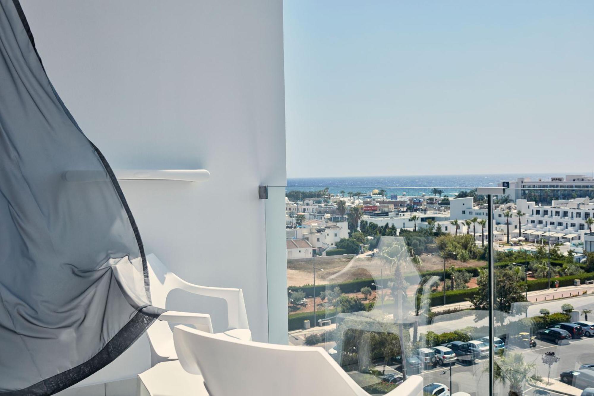 Atlantica Sancta Napa Hotel Agia Napa Buitenkant foto