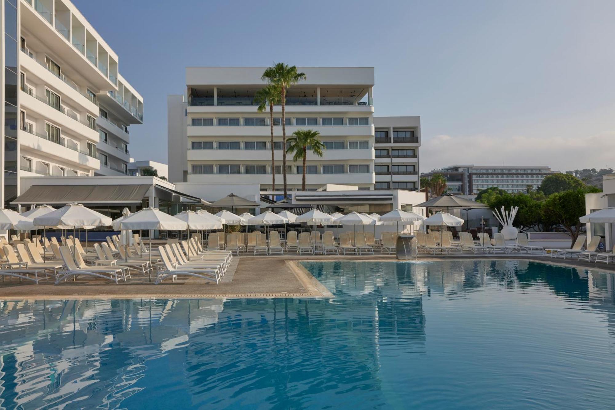 Atlantica Sancta Napa Hotel Agia Napa Buitenkant foto